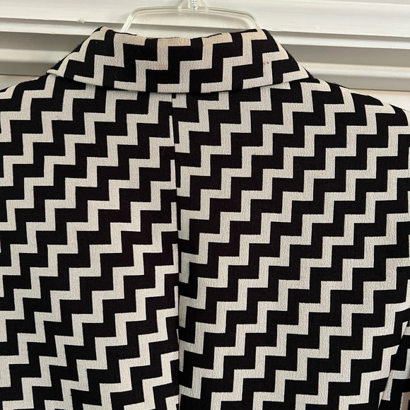 Donna Rae NY Dress Coat Black & Cream Chevron Pattern Women's Size 12 (#S109) - Picture 8 of 8